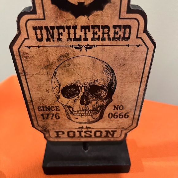 Halloween Skull Wall Decor Set - Black and White - Picture 2 of 9